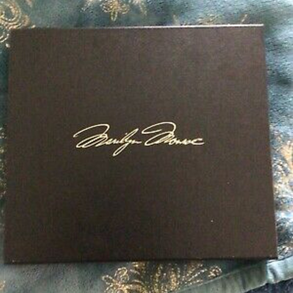RARE: Marylin Monroe Makeup Besame